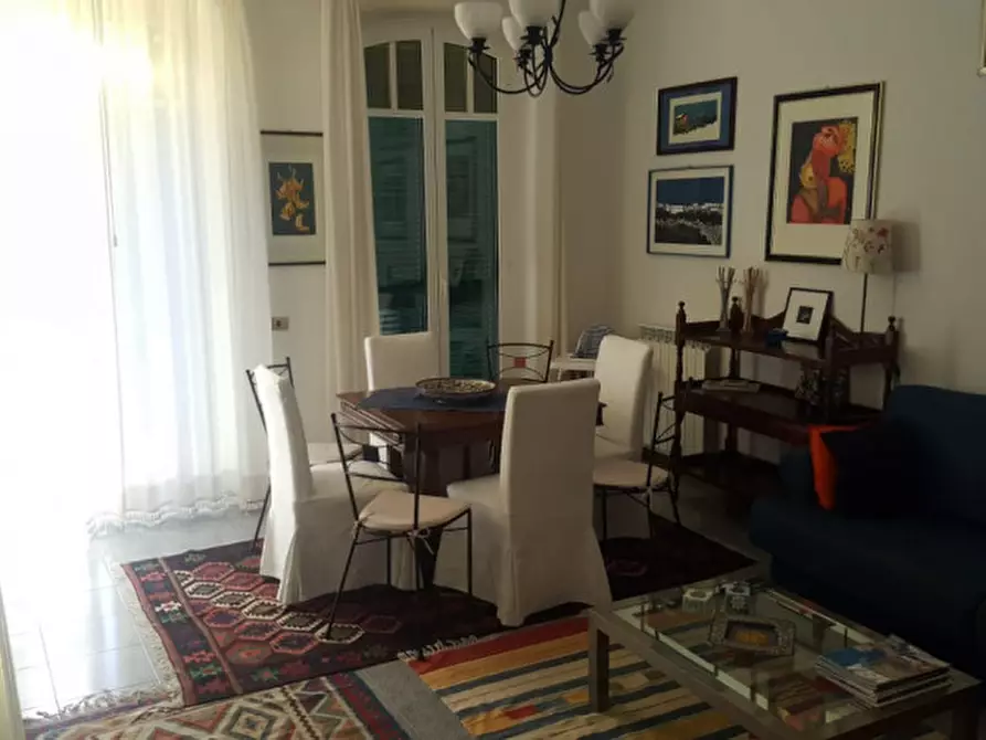 Immagine 15 di Villa in vendita  in viale mencacci a Anzio