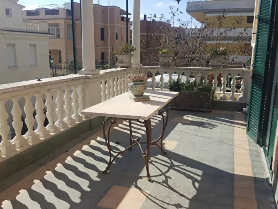 Immagine 17 di Villa in vendita  in viale mencacci a Anzio