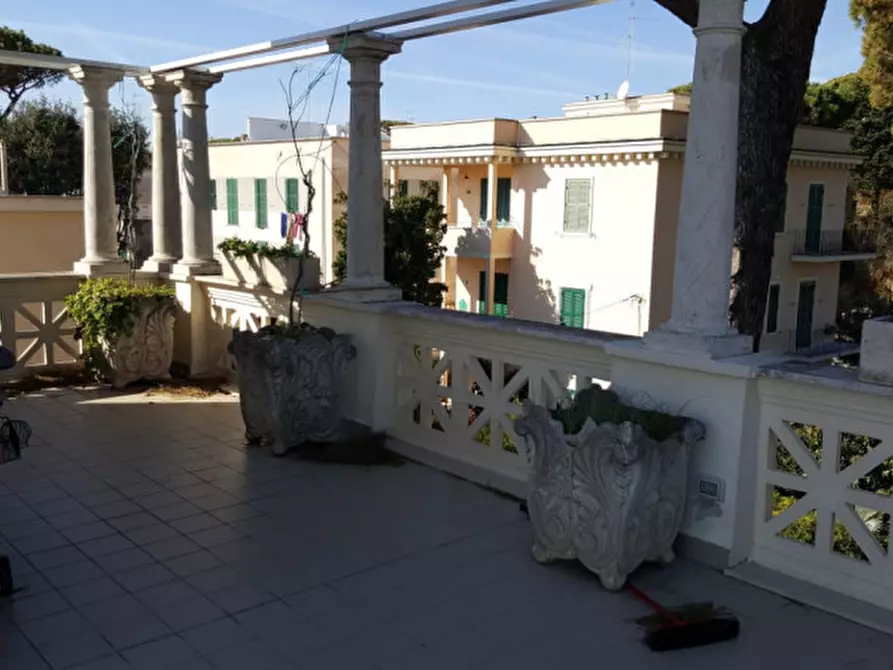 Immagine 37 di Villa in vendita  in viale mencacci a Anzio