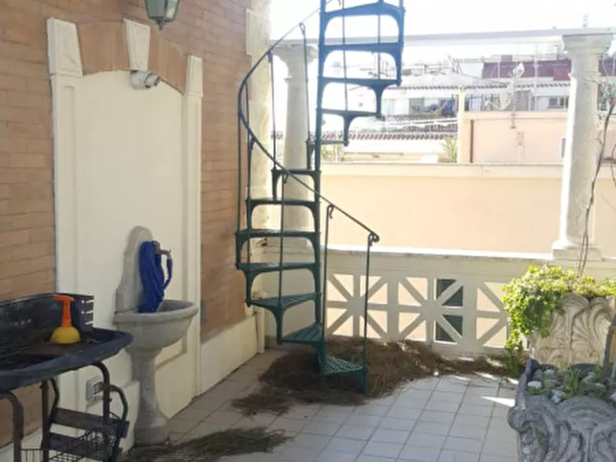 Immagine 37 di Villa in vendita  in viale mencacci a Anzio