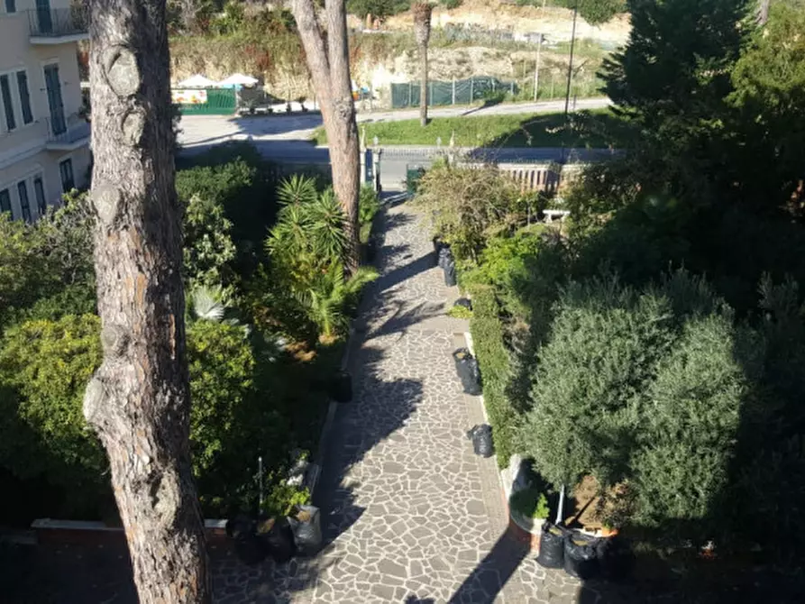 Immagine 38 di Villa in vendita  in viale mencacci a Anzio