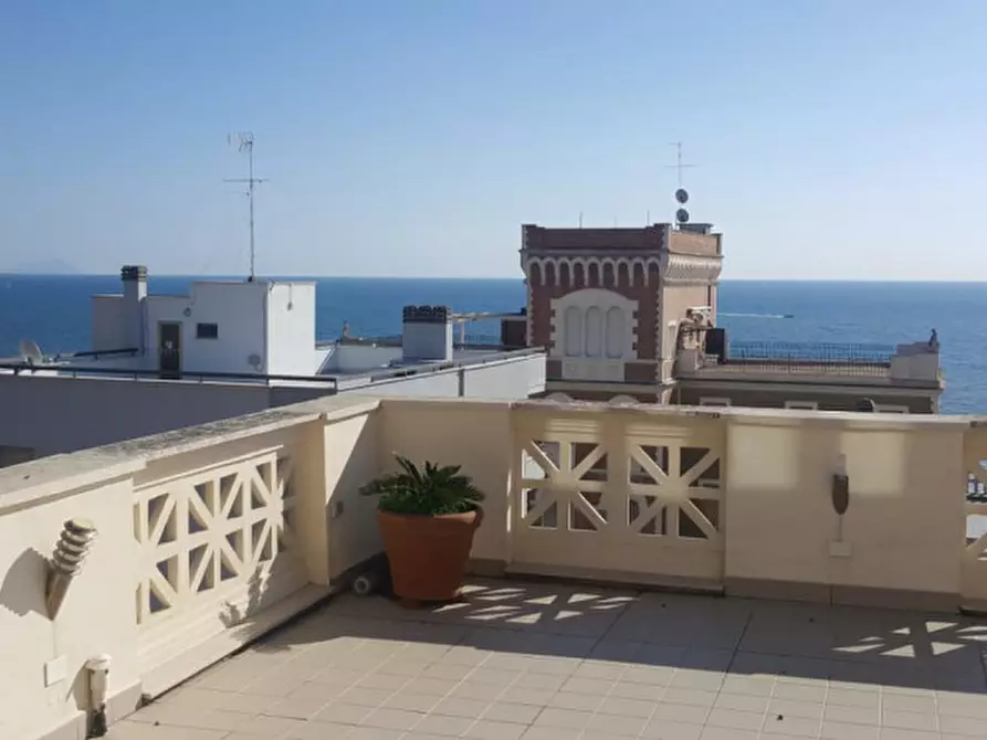 Immagine 41 di Villa in vendita  in viale mencacci a Anzio