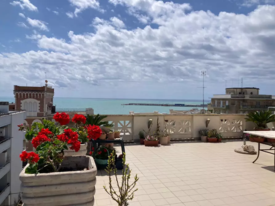 Immagine 46 di Villa in vendita  in viale mencacci a Anzio