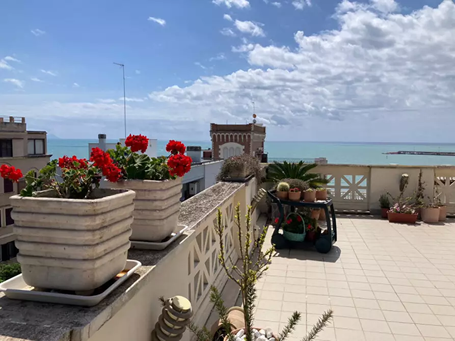 Immagine 47 di Villa in vendita  in viale mencacci a Anzio