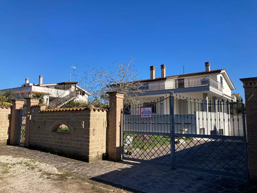 Immagine 7 di Villa in vendita  in VIA MONTASOLA a Nettuno