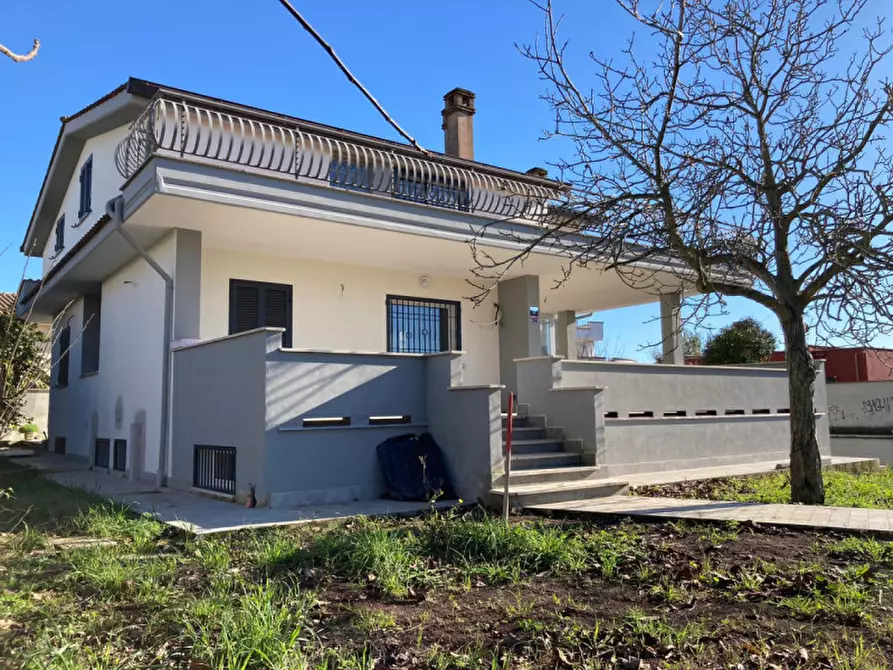 Immagine 8 di Villa in vendita  in VIA MONTASOLA a Nettuno