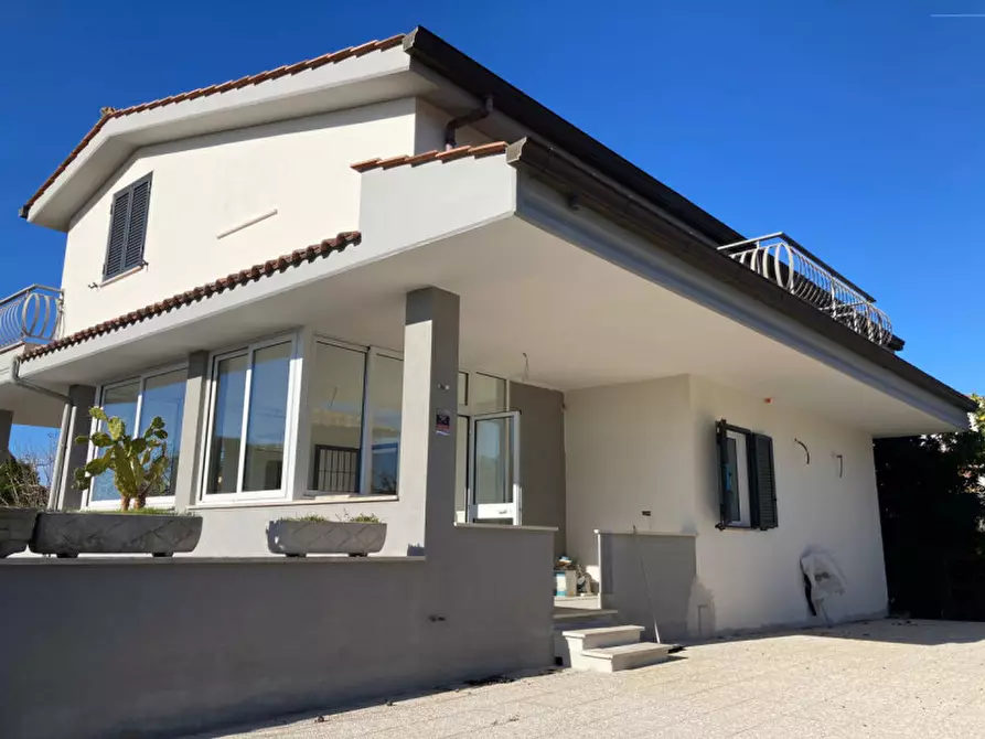 Immagine 30 di Villa in vendita  in VIA MONTASOLA a Nettuno