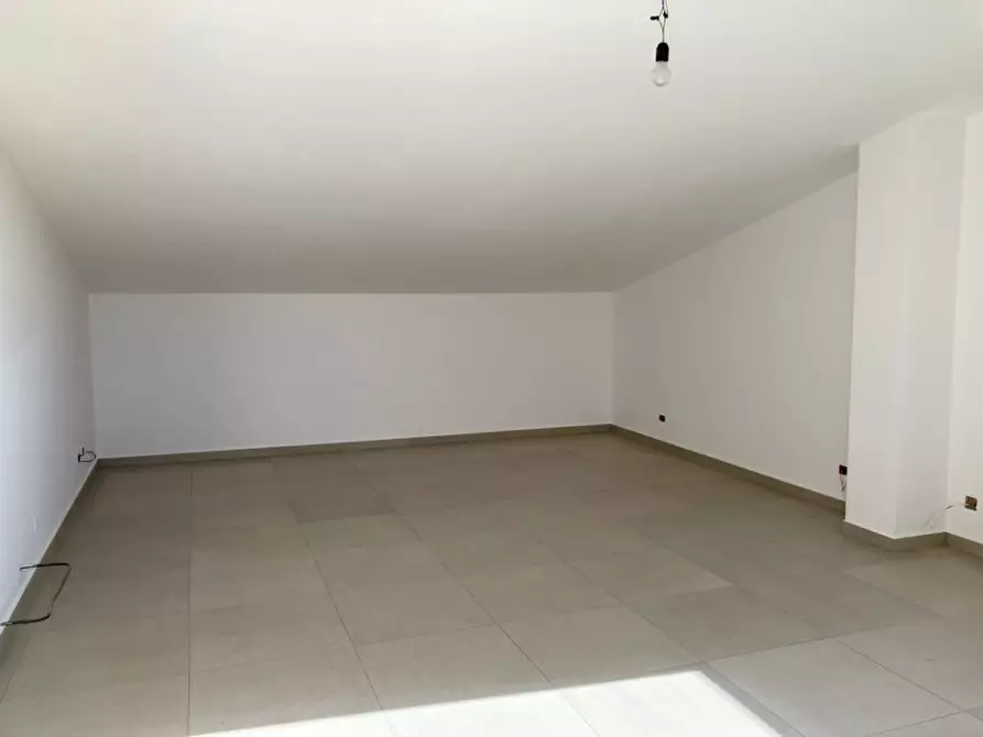 Immagine 38 di Villa in vendita  in VIA MONTASOLA a Nettuno