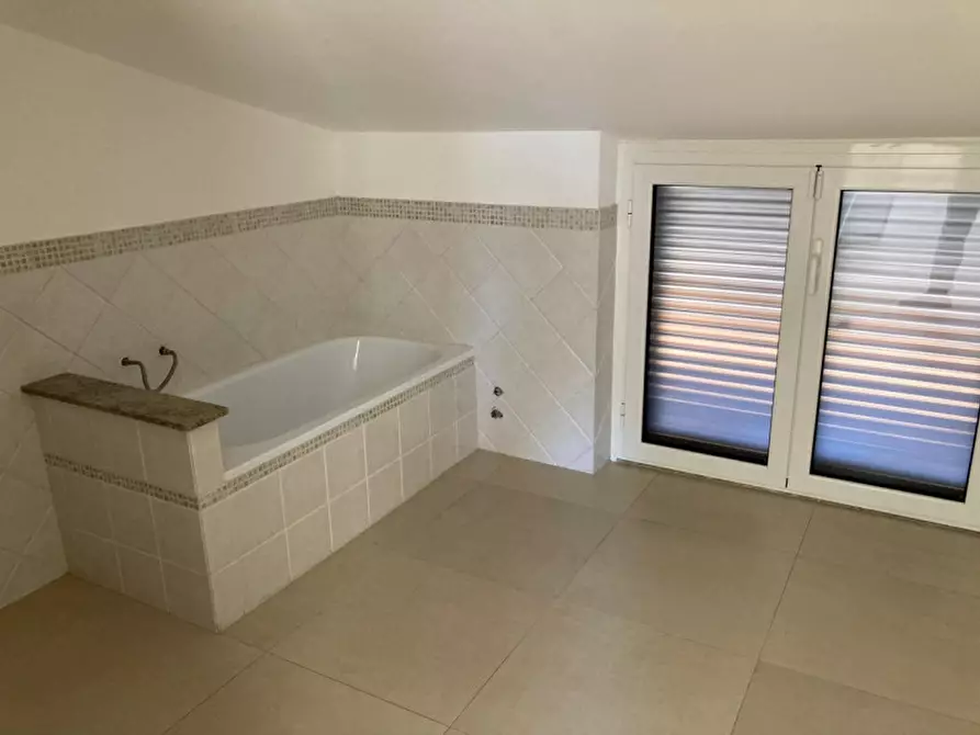 Immagine 42 di Villa in vendita  in VIA MONTASOLA a Nettuno