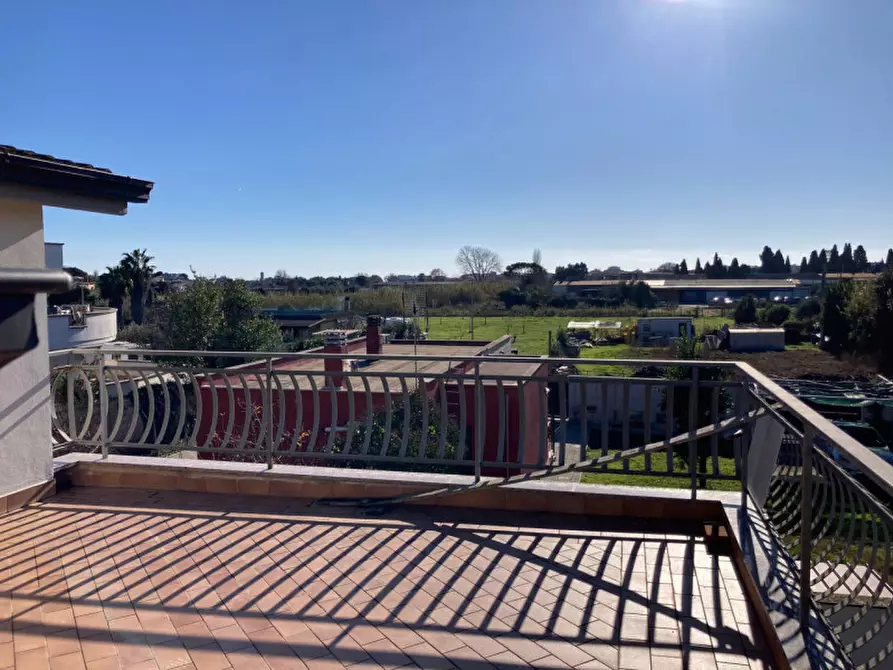 Immagine 45 di Villa in vendita  in VIA MONTASOLA a Nettuno