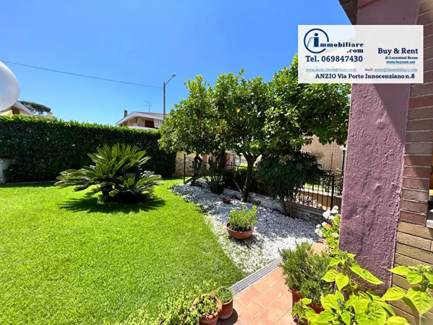 Immagine 4 di Casa trifamiliare in vendita  in Via Amaranto a Anzio