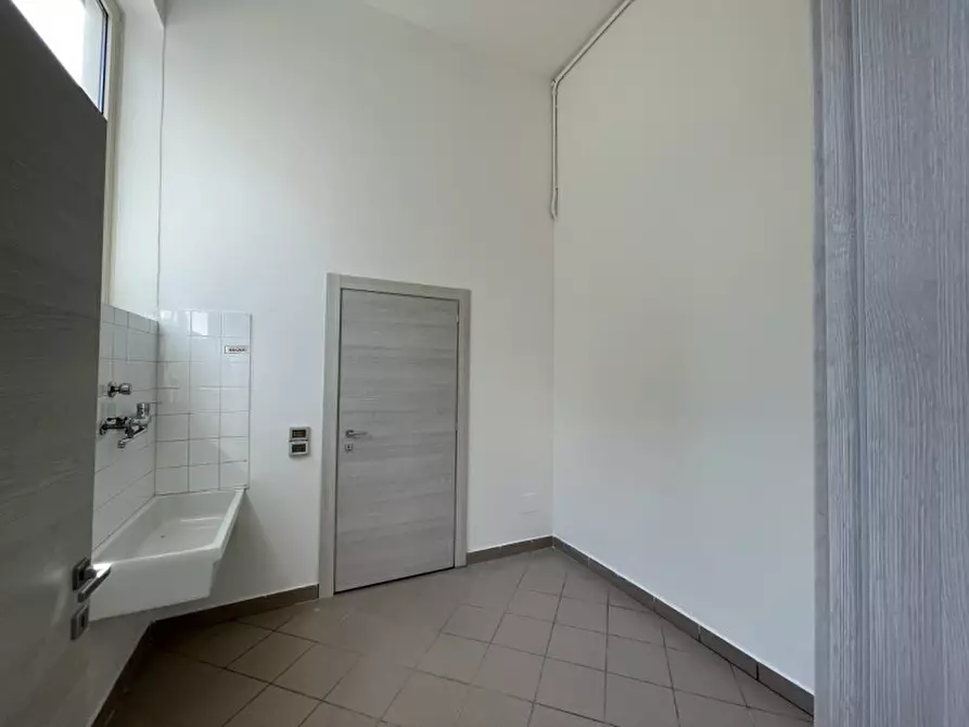 Immagine 9 di Laboratorio in affitto  in via pancheri a Trento