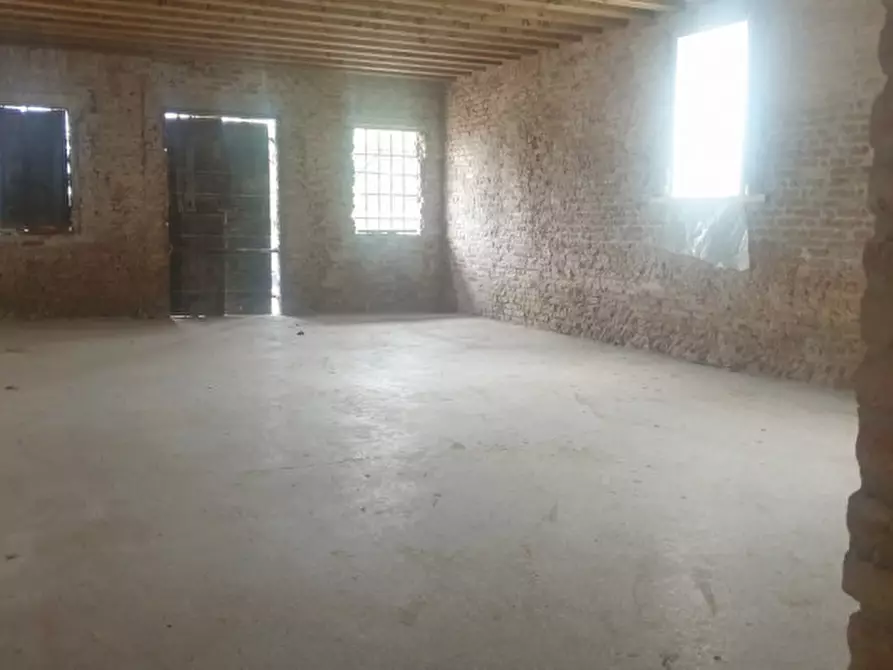 Immagine 17 di Villa in vendita  in sr 11 a Dolo