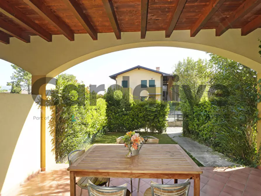 Immagine 3 di Appartamento in vendita  in Via repubblica a Manerba Del Garda