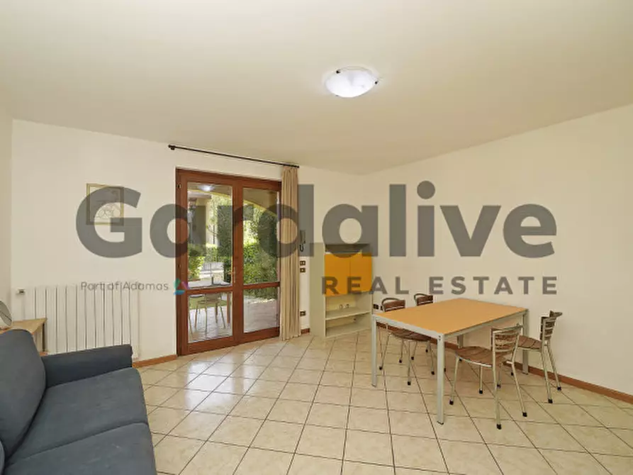 Immagine 4 di Appartamento in vendita  in Via repubblica a Manerba Del Garda