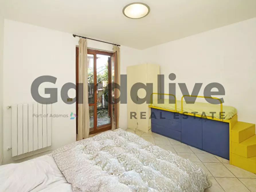 Immagine 12 di Appartamento in vendita  in Via repubblica a Manerba Del Garda