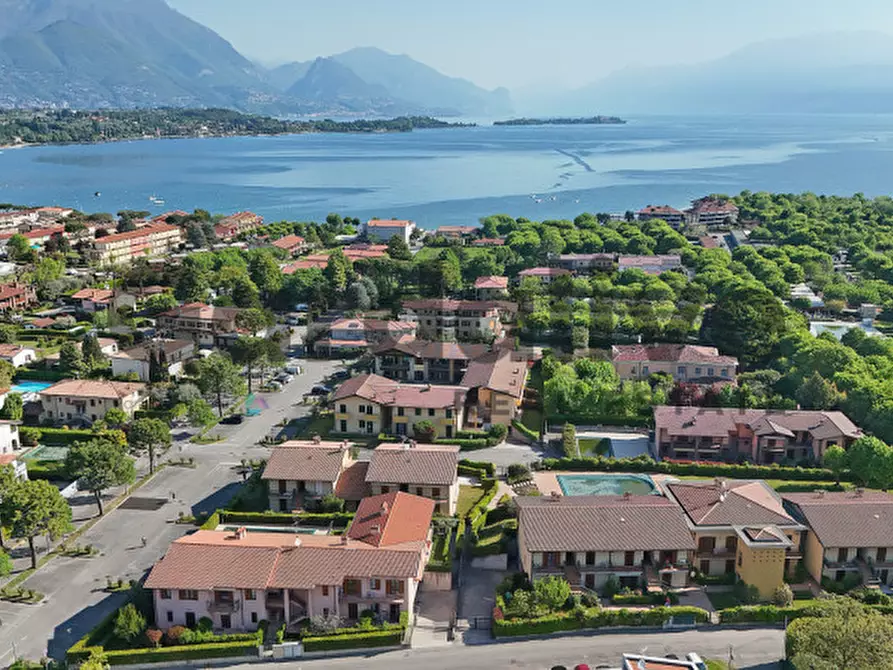 Immagine 29 di Appartamento in vendita  in Via repubblica a Manerba Del Garda