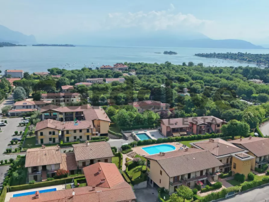 Immagine 30 di Appartamento in vendita  in Via repubblica a Manerba Del Garda