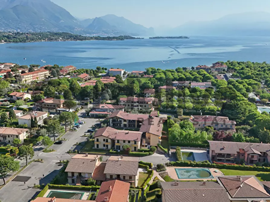 Immagine 31 di Appartamento in vendita  in Via repubblica a Manerba Del Garda