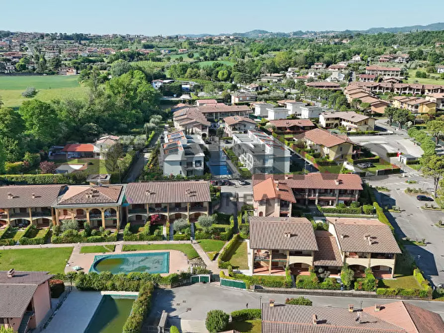 Immagine 40 di Appartamento in vendita  in Via repubblica a Manerba Del Garda