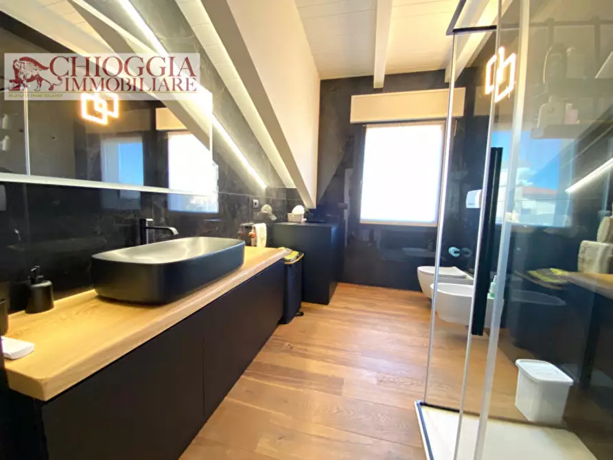 Immagine 12 di Appartamento in vendita  in Via Granatieri di Sardegna a Chioggia