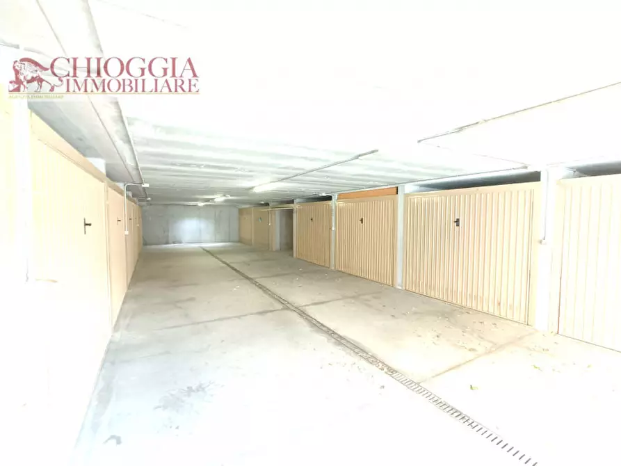 Immagine 1 di Garage in vendita  in via borgo san giovanni a Chioggia