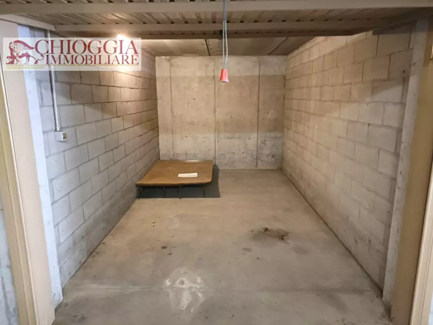 Immagine 3 di Garage in vendita  in via borgo san giovanni a Chioggia