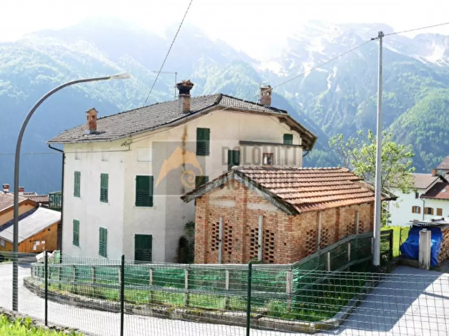 Immagine 1 di Casa indipendente in vendita  in via canop a Rivamonte Agordino