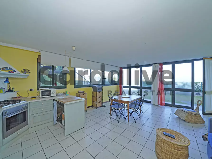 Immagine 2 di Appartamento in vendita  in Via Seselle a Manerba Del Garda