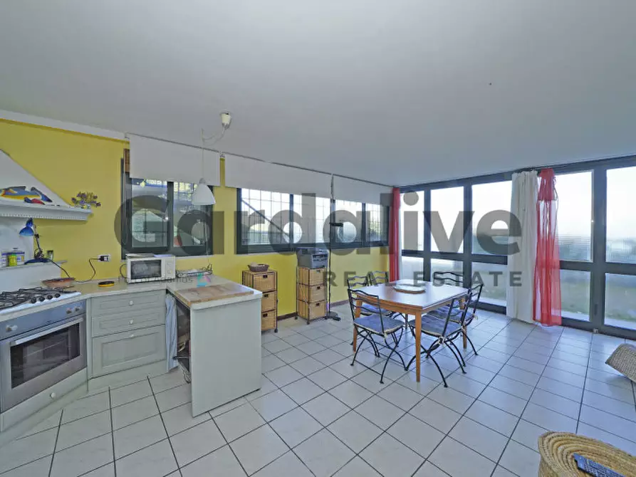 Immagine 5 di Appartamento in vendita  in Via Seselle a Manerba Del Garda