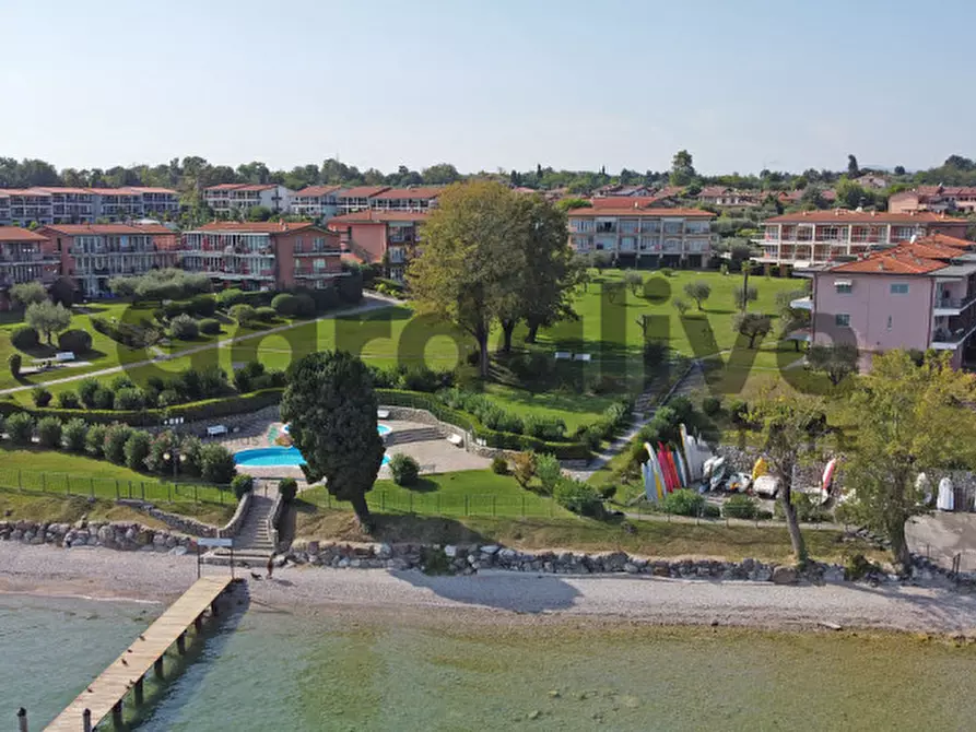 Immagine 16 di Appartamento in vendita  in Via Seselle a Manerba Del Garda