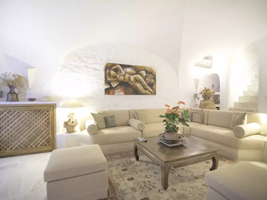 Immagine 3 di Casa indipendente in vendita  in VIA ROMANA 5 a Olbia