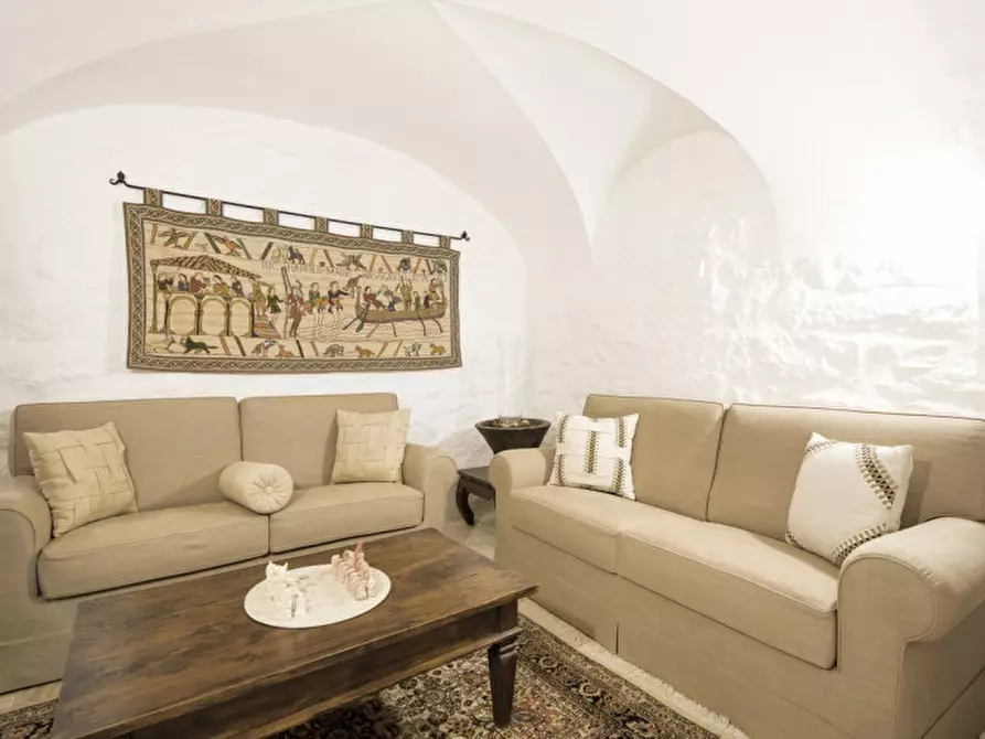 Immagine 7 di Casa indipendente in vendita  in VIA ROMANA 5 a Olbia