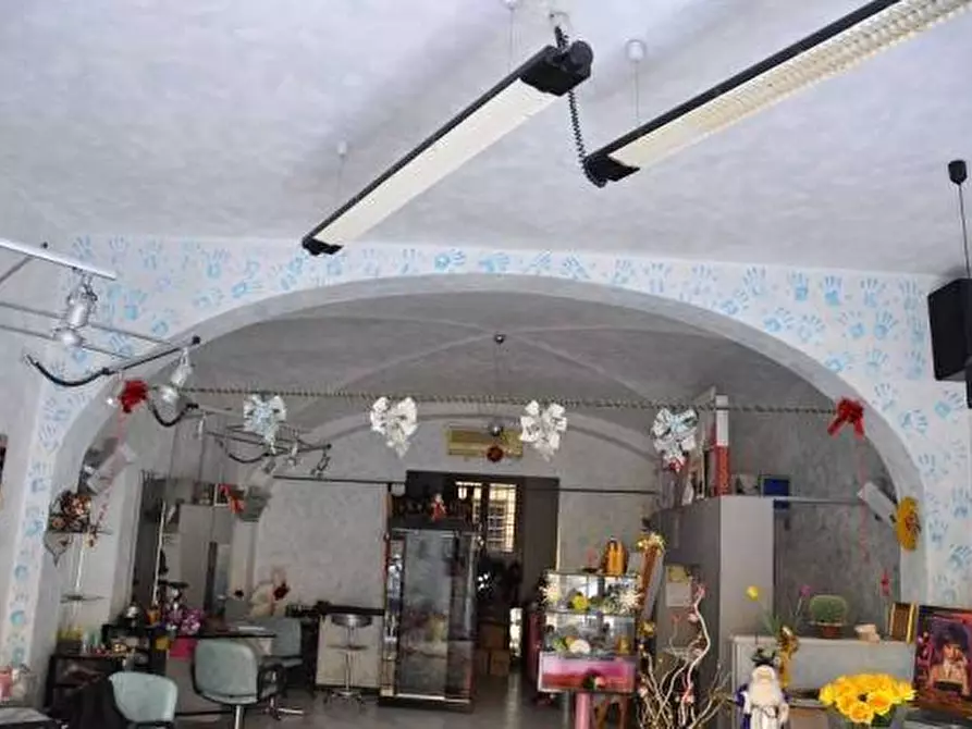 Immagine 2 di Negozio in vendita  a San Giovanni Valdarno