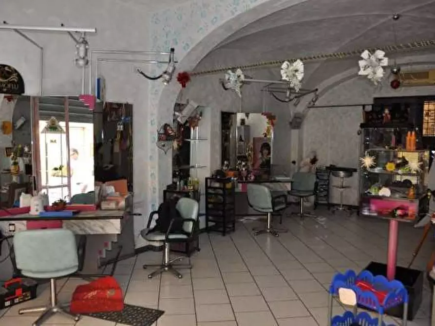 Immagine 3 di Negozio in vendita  a San Giovanni Valdarno