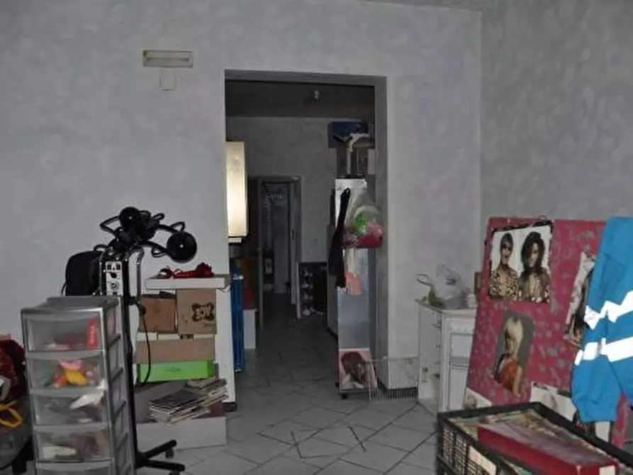 Immagine 7 di Negozio in vendita  a San Giovanni Valdarno