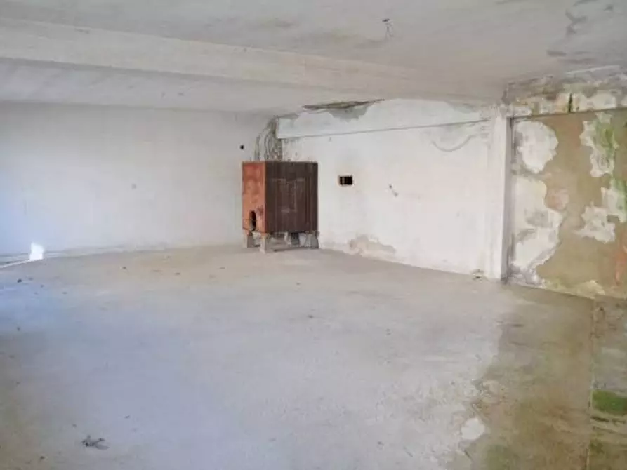 Immagine 2 di Magazzino in vendita  a San Giovanni Valdarno