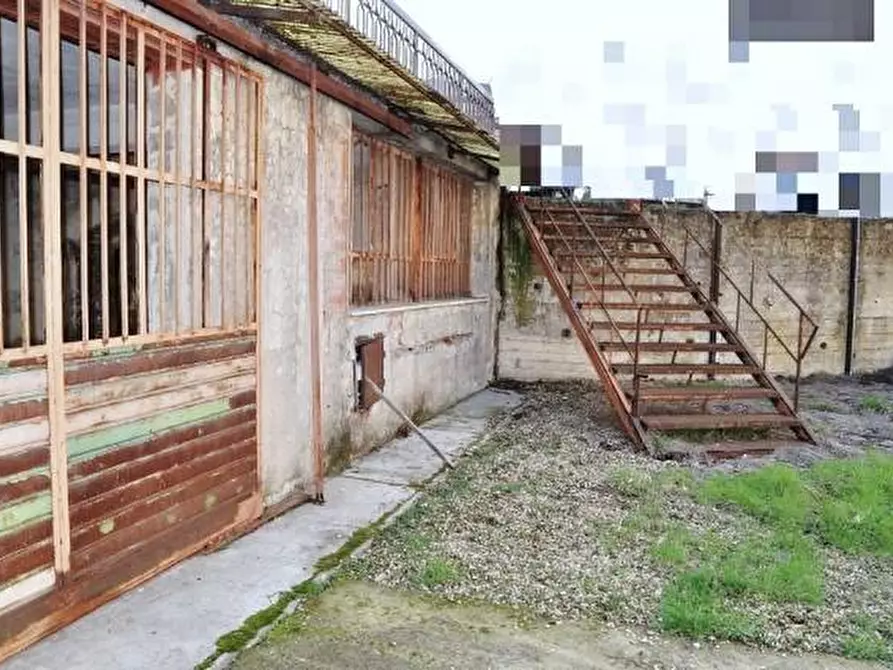 Immagine 5 di Magazzino in vendita  a San Giovanni Valdarno