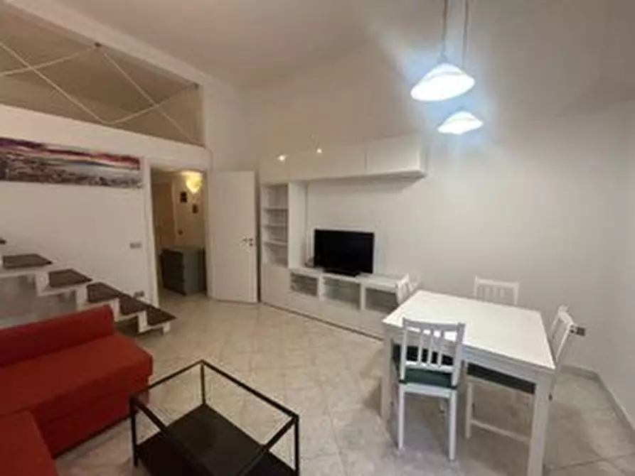 Immagine 2 di Appartamento in affitto  in Via Chiaia a Napoli