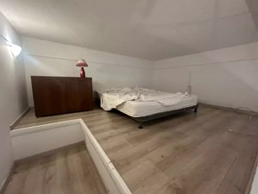 Immagine 8 di Appartamento in affitto  in Via Chiaia a Napoli