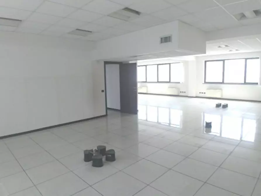 Immagine 11 di Palazzo in affitto  in VIA GROSIO a Milano