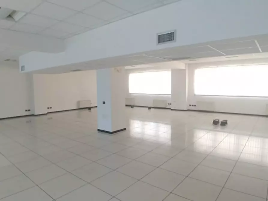 Immagine 12 di Palazzo in affitto  in VIA GROSIO a Milano