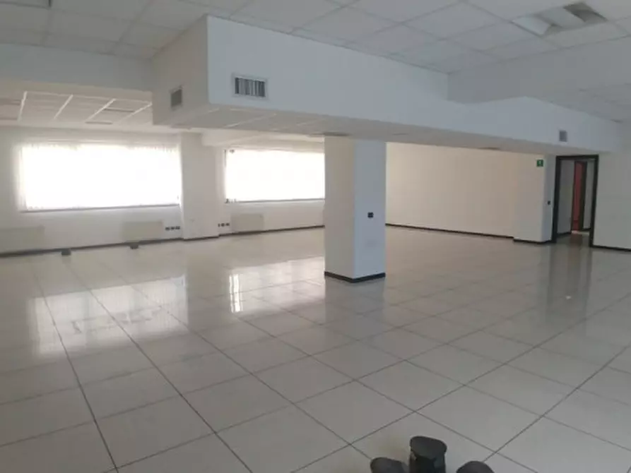 Immagine 13 di Palazzo in affitto  in VIA GROSIO a Milano