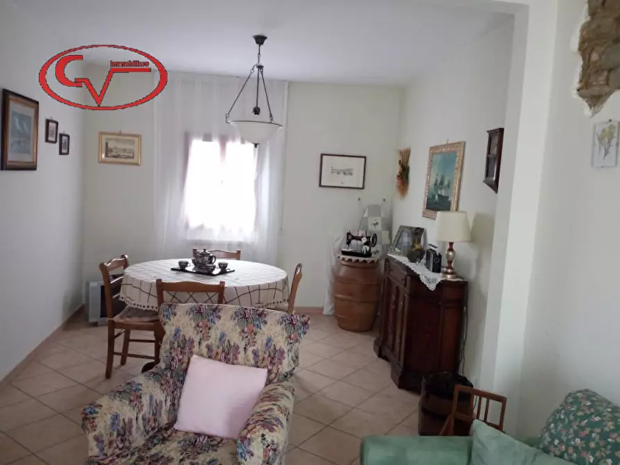 Immagine 1 di Appartamento in vendita  in via zara a Bucine
