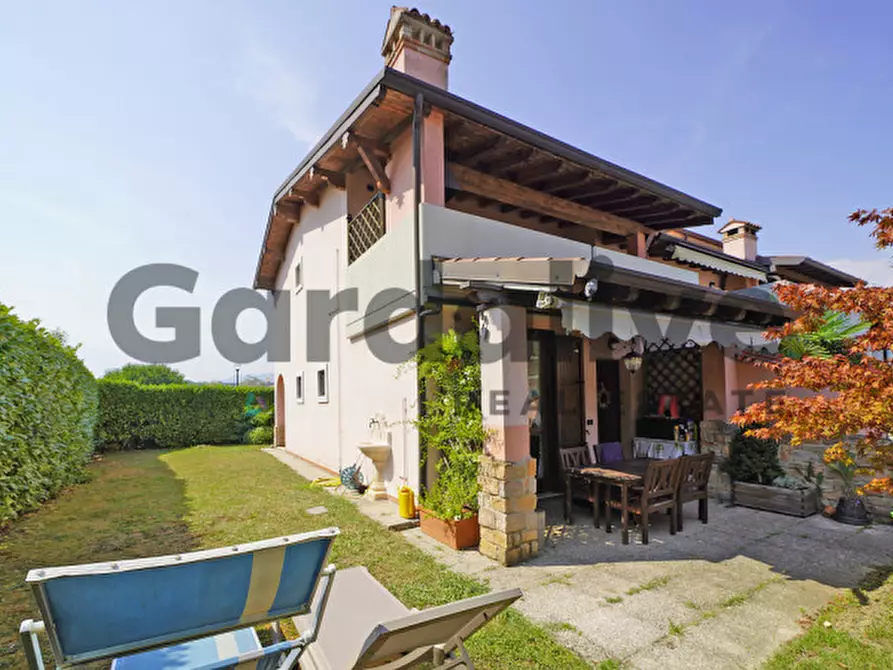 Immagine 2 di Appartamento in vendita  in via Belvedere a Manerba Del Garda