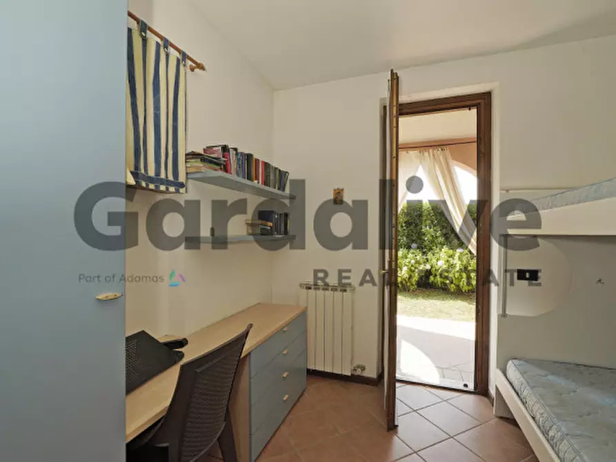 Immagine 12 di Appartamento in vendita  in via Belvedere a Manerba Del Garda