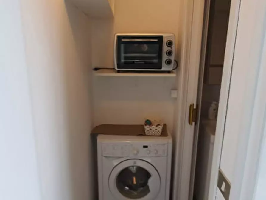 Immagine 10 di Appartamento in affitto  in Via Pessina 26 a Napoli