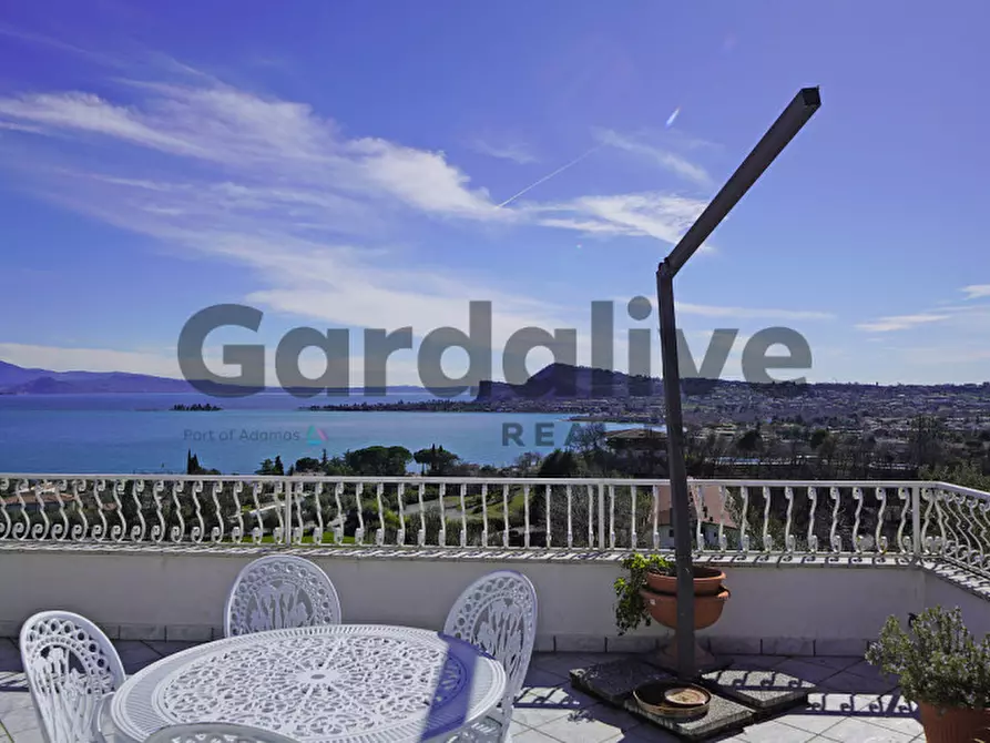 Immagine 8 di Villa in vendita  in Via Teodora Bresciani a Manerba Del Garda