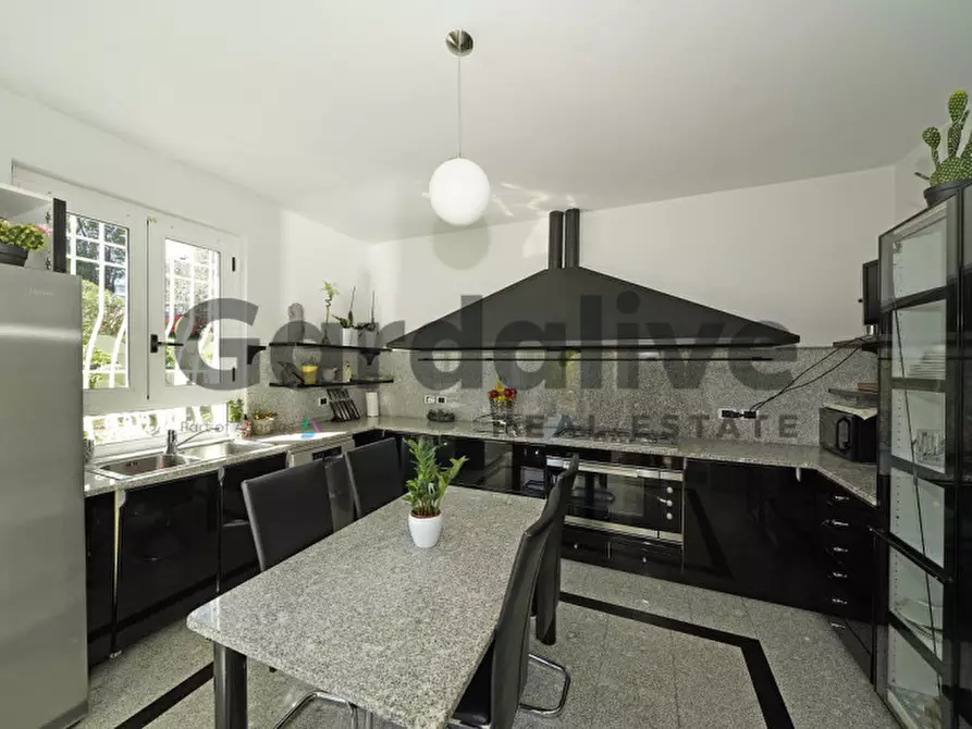 Immagine 54 di Villa in vendita  in Via Teodora Bresciani a Manerba Del Garda