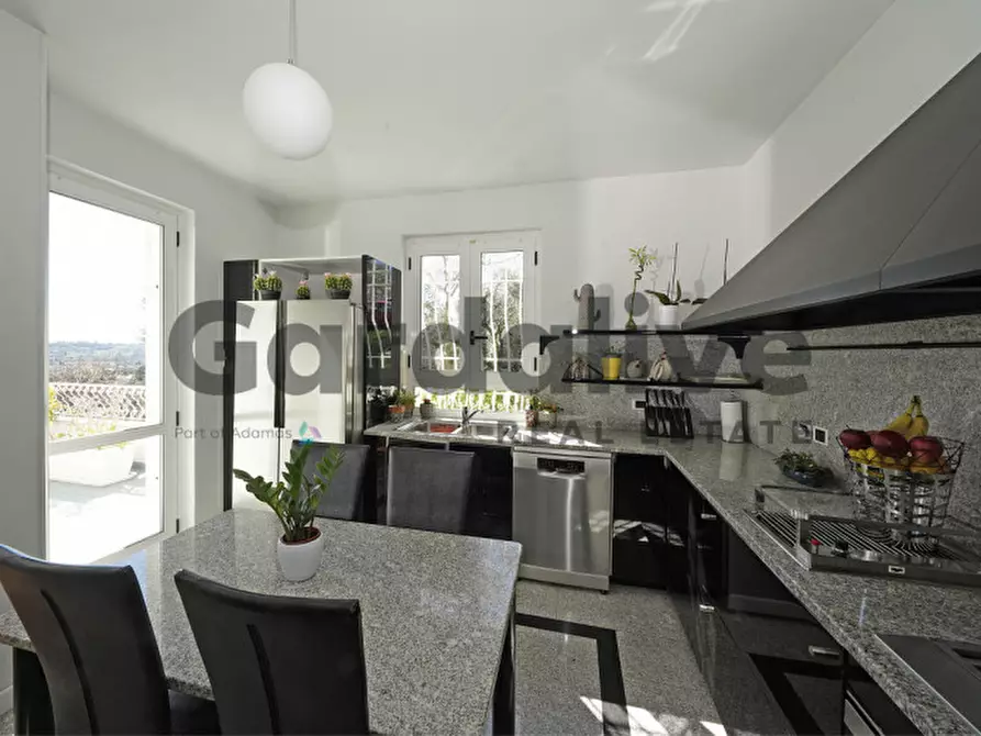 Immagine 55 di Villa in vendita  in Via Teodora Bresciani a Manerba Del Garda